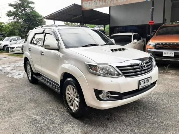 Toyota Fortuner 3.0 V 4 WD AT ปี 2014